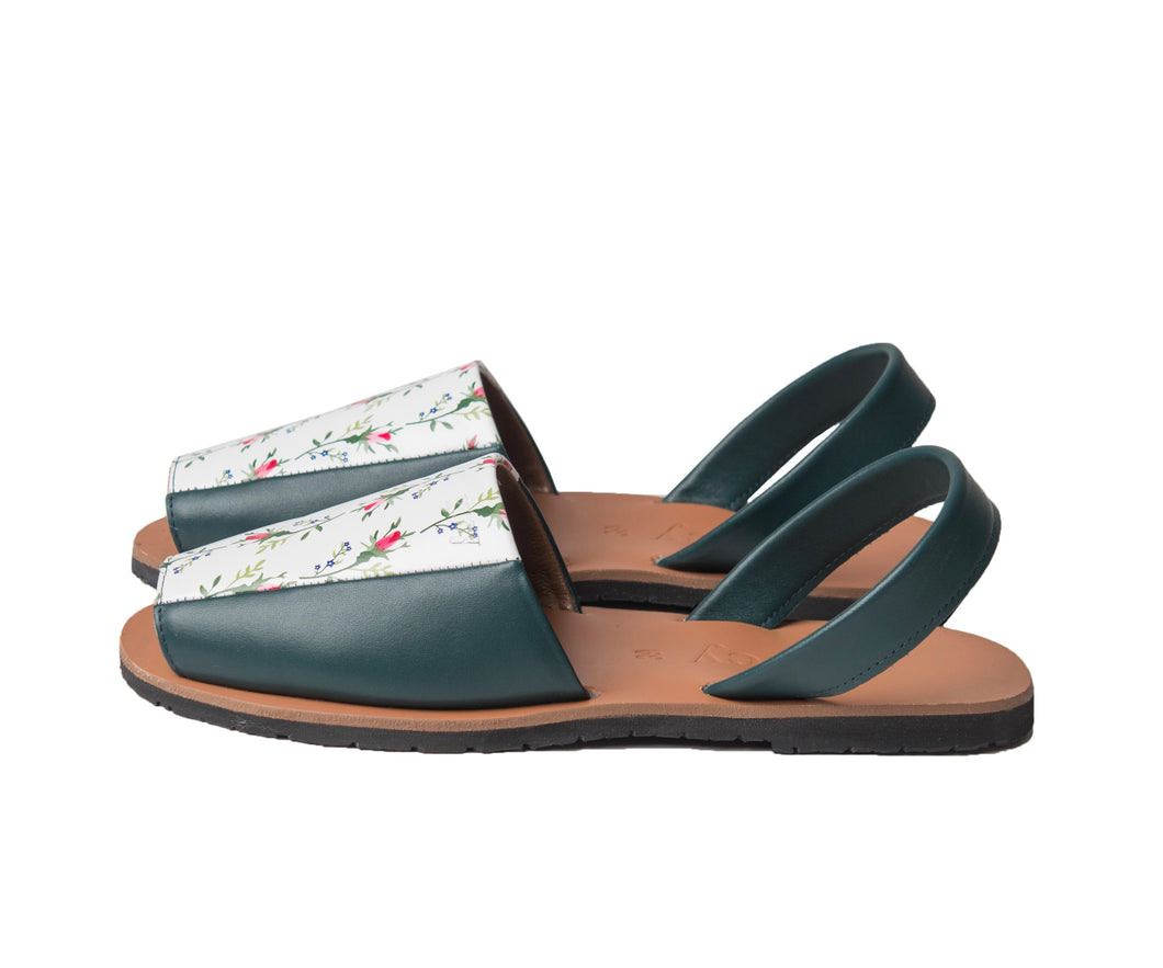 Kate (Green & White Flower) - greyortenhill