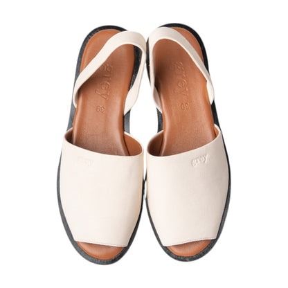 Grey By Ortenhill Madison Flats in Blanco